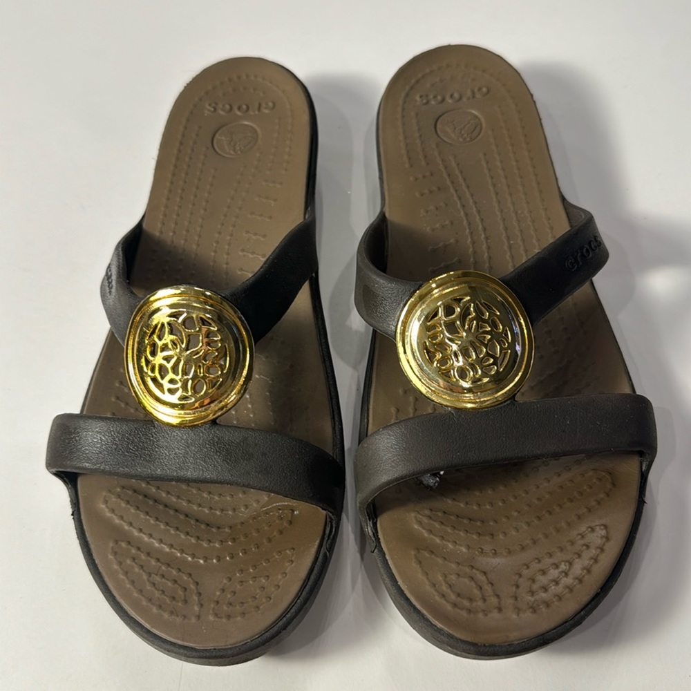 CROCS Sanrah Circle Brown Women’s Slip On Wedges Size 9